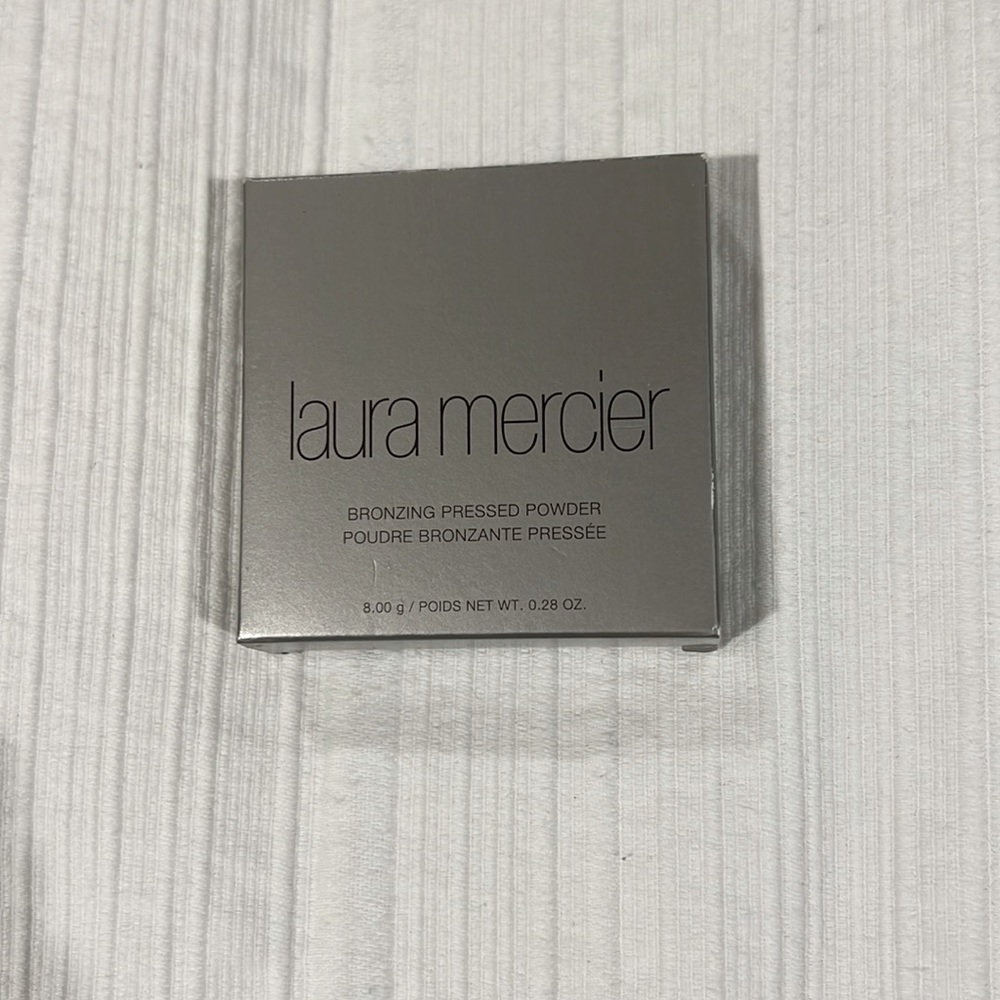 Laura Mercier bronzer in Dune Bronze